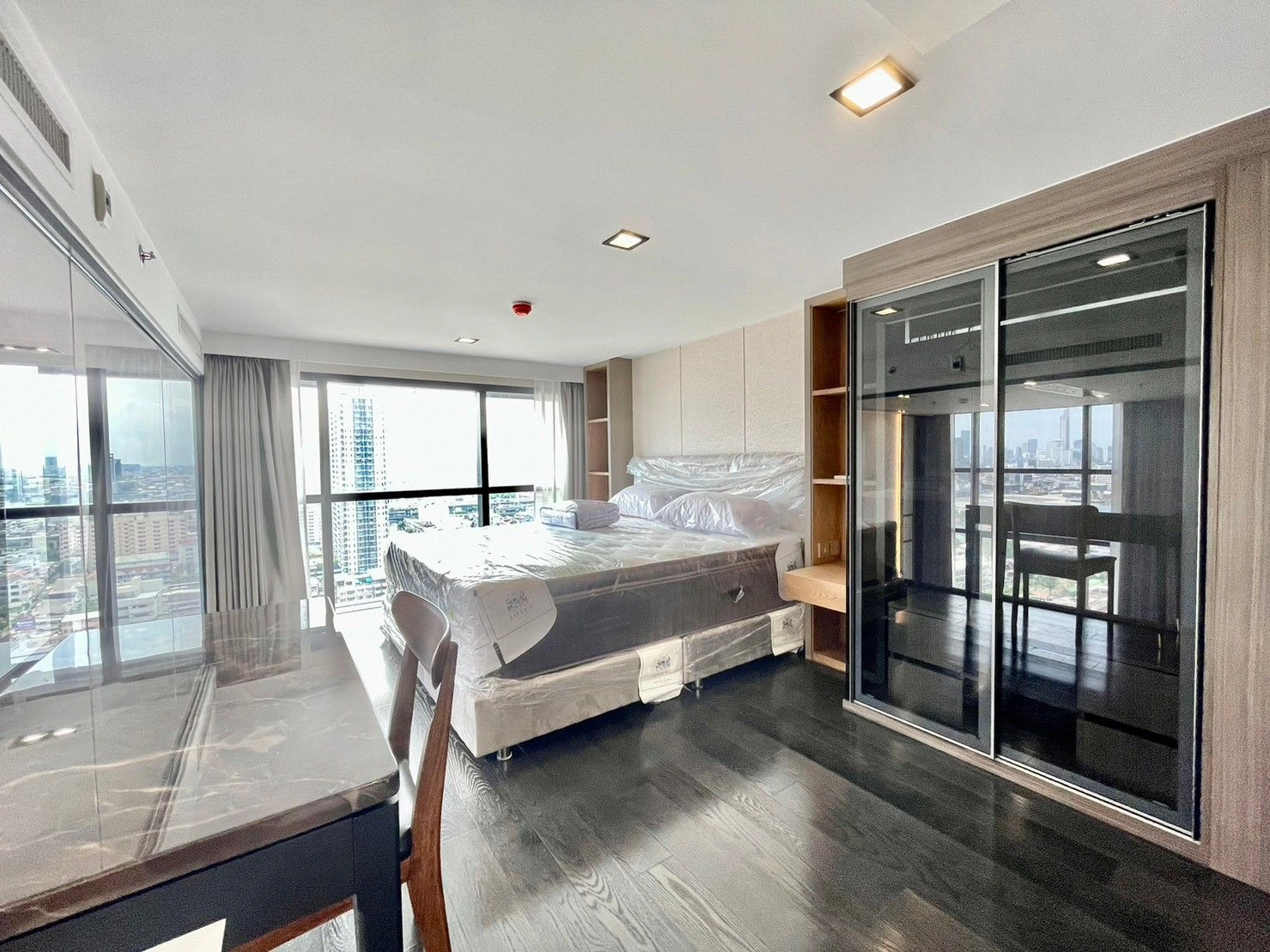 เช่าคอนโด1 Bedroom Loft / DuplexConner Ratchathewi - Thumbnail 2