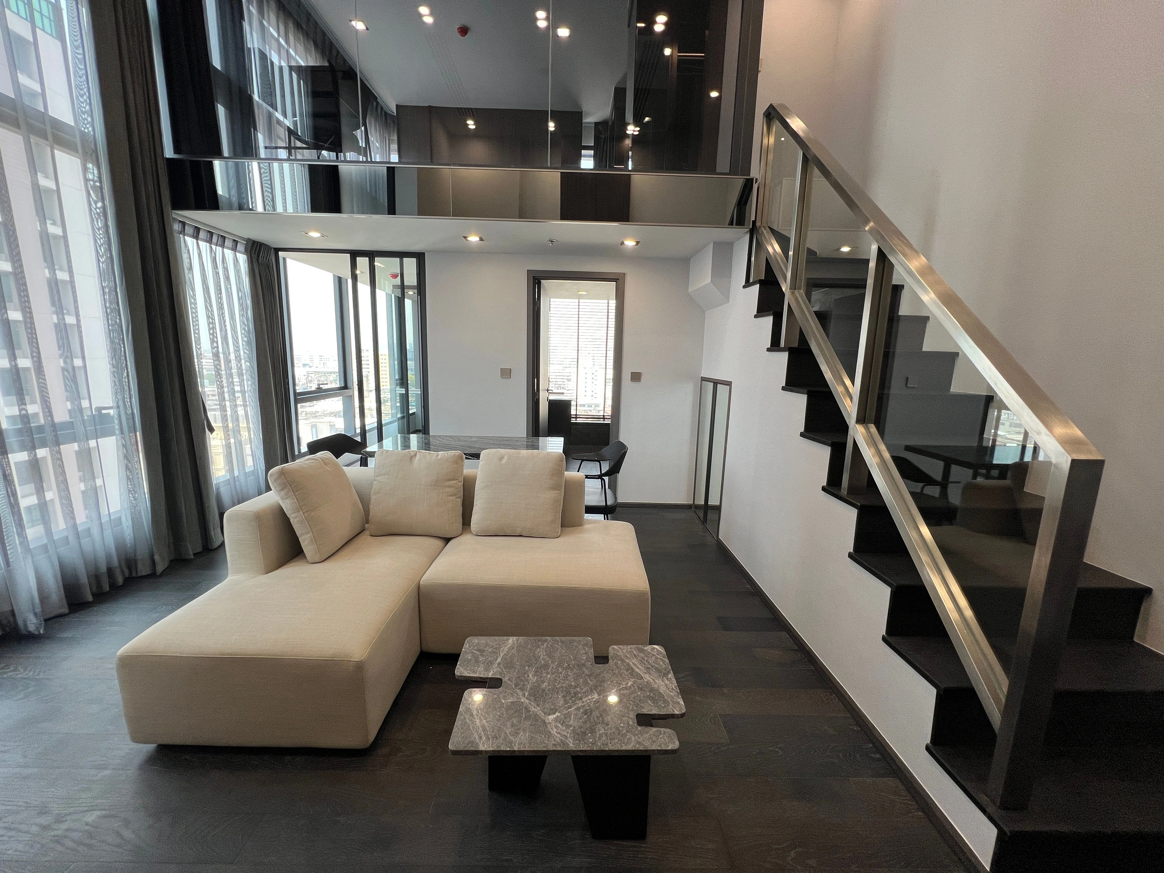 เช่าคอนโด1 Bedroom Loft / DuplexConner Ratchathewi