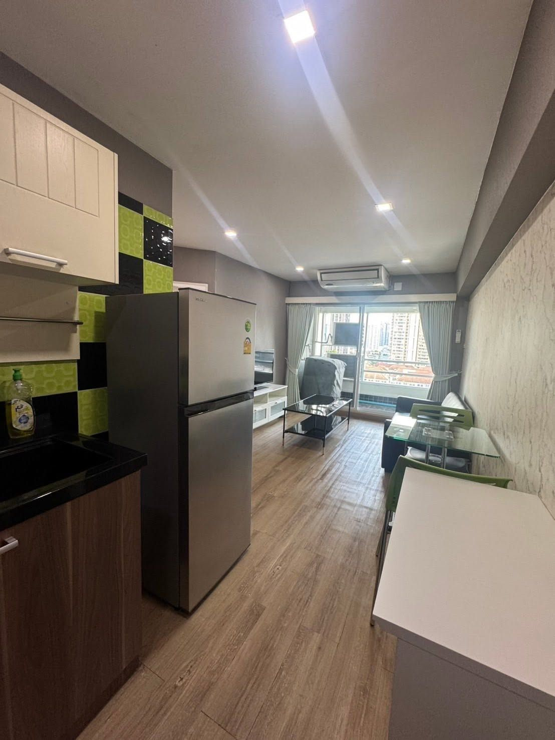 Condo 1bed 1bath - Thumbnail 4