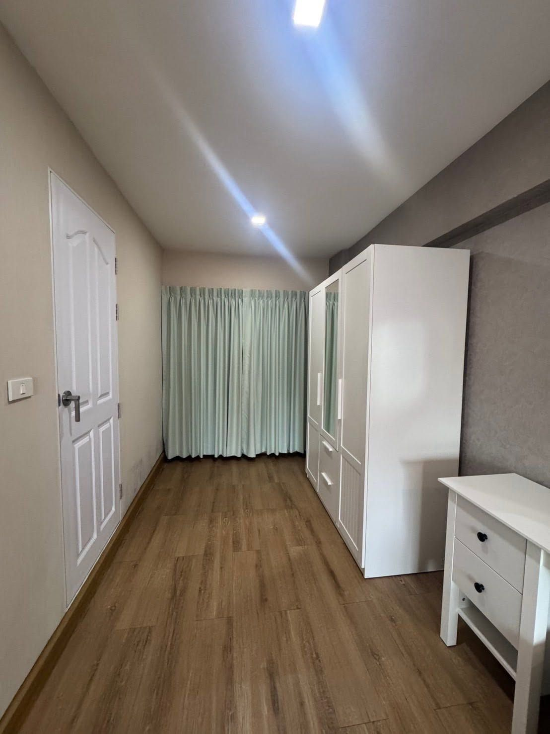 Condo 1bed 1bath - Thumbnail 6