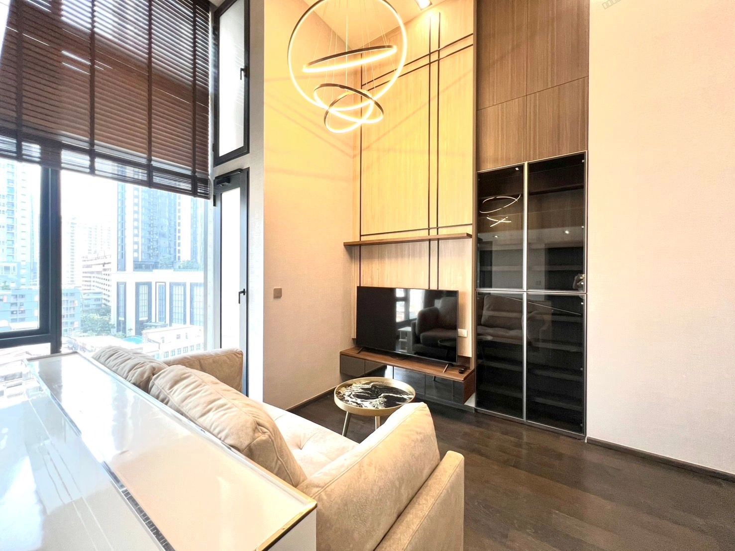 เช่าคอนโด1 Bedroom Loft / DuplexConner Ratchathewi - Thumbnail 2