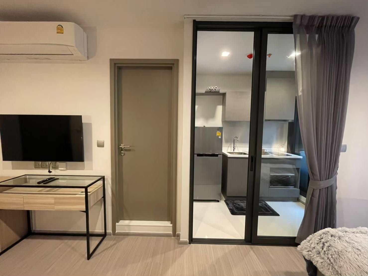 Condo 1bed 1bath - Thumbnail 6