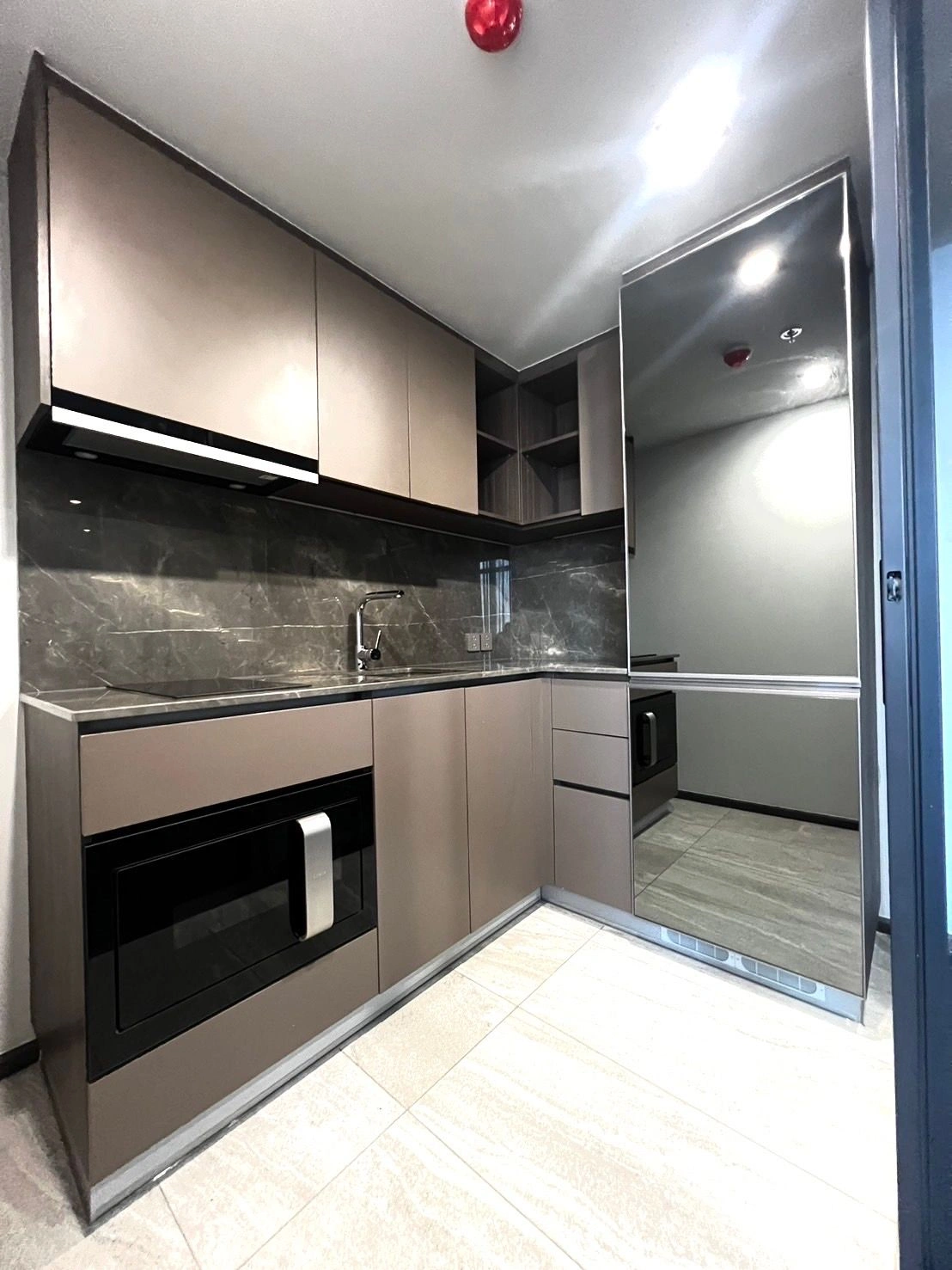 เช่าคอนโด1 Bedroom Loft / DuplexConner Ratchathewi