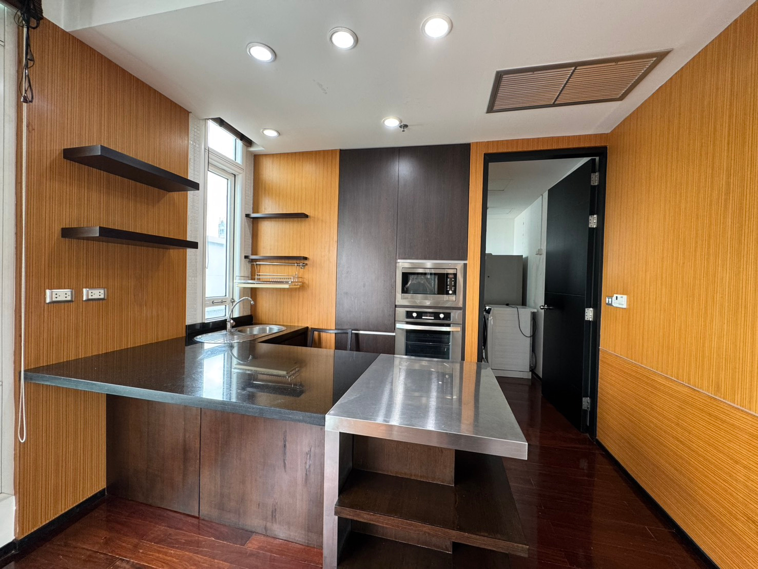 The Height Thonglor  2bed 2bath for rent