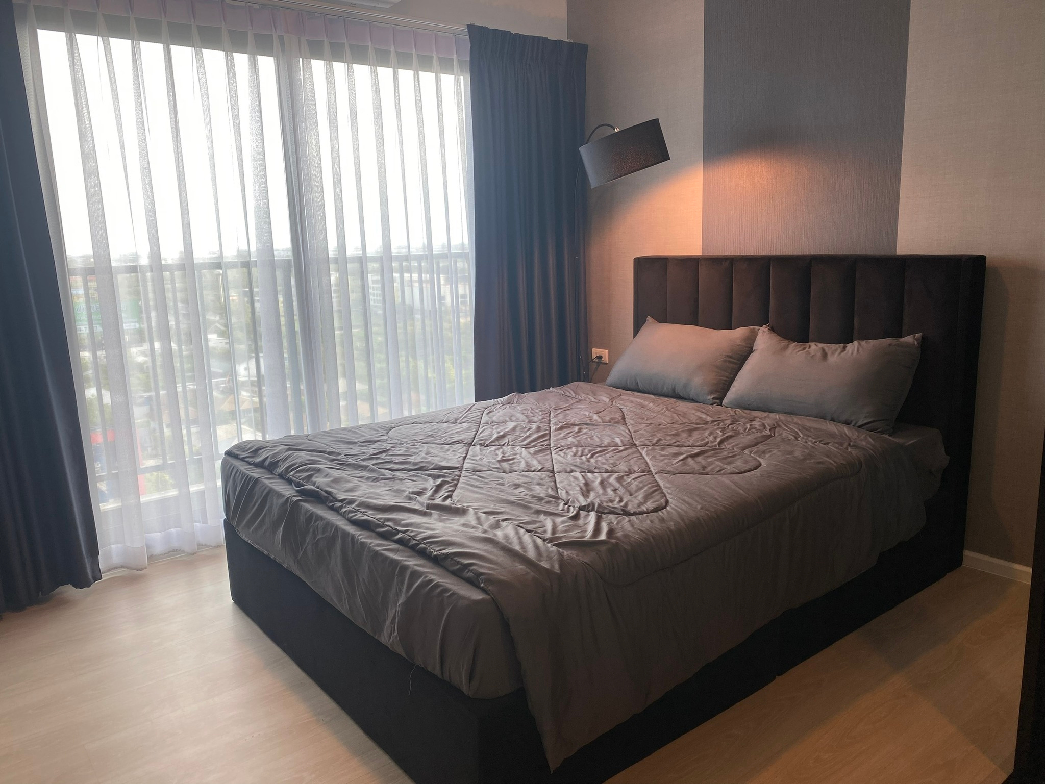 A Space Mega 1 1bed 1bath  - Thumbnail 4